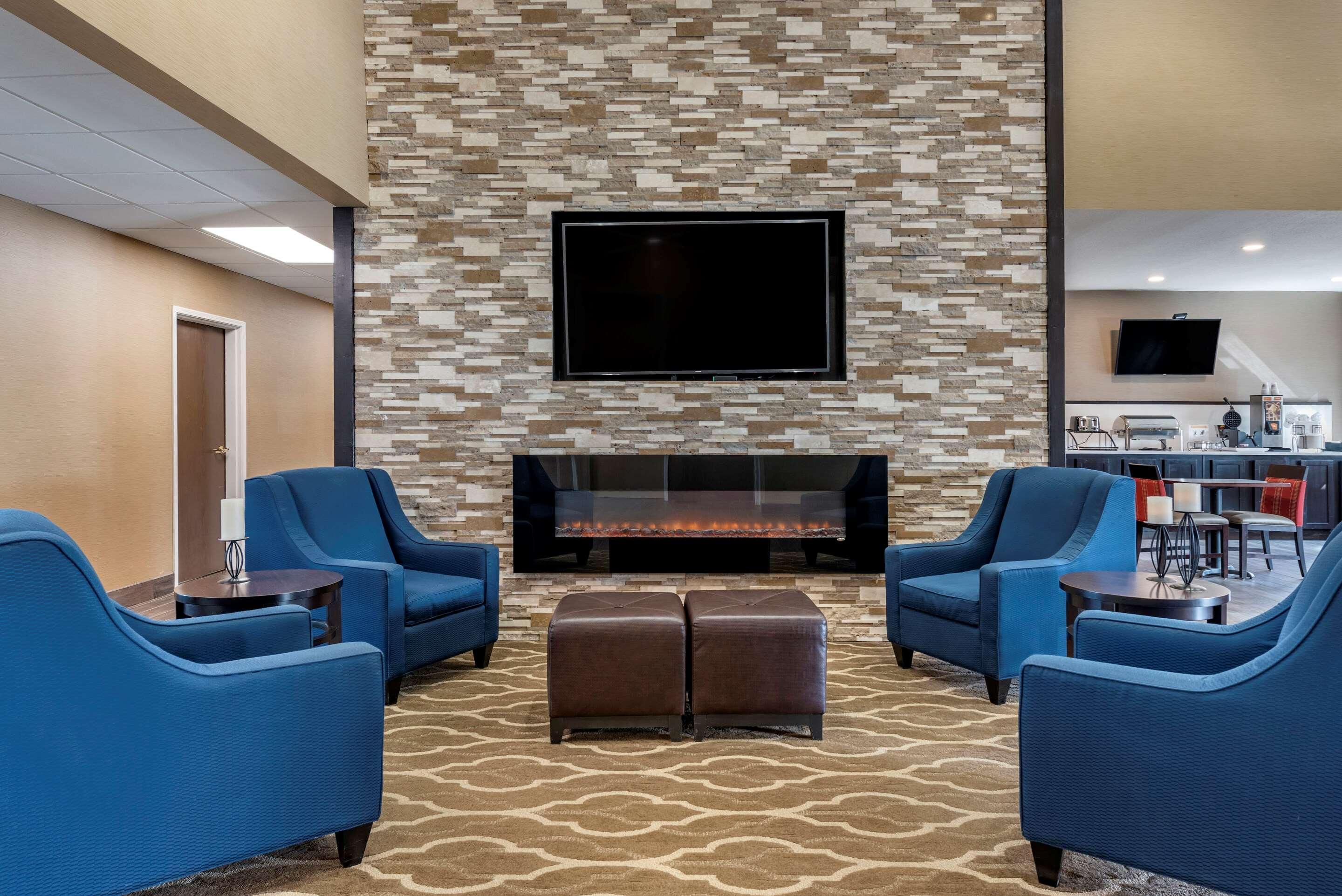 Comfort Inn Crawfordsville Exterior photo
